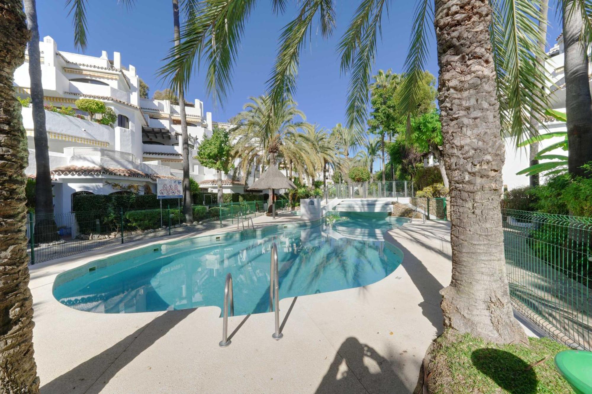 1104 First Line Beach Apartment Golden Beach Pool Marbella Bagian luar foto