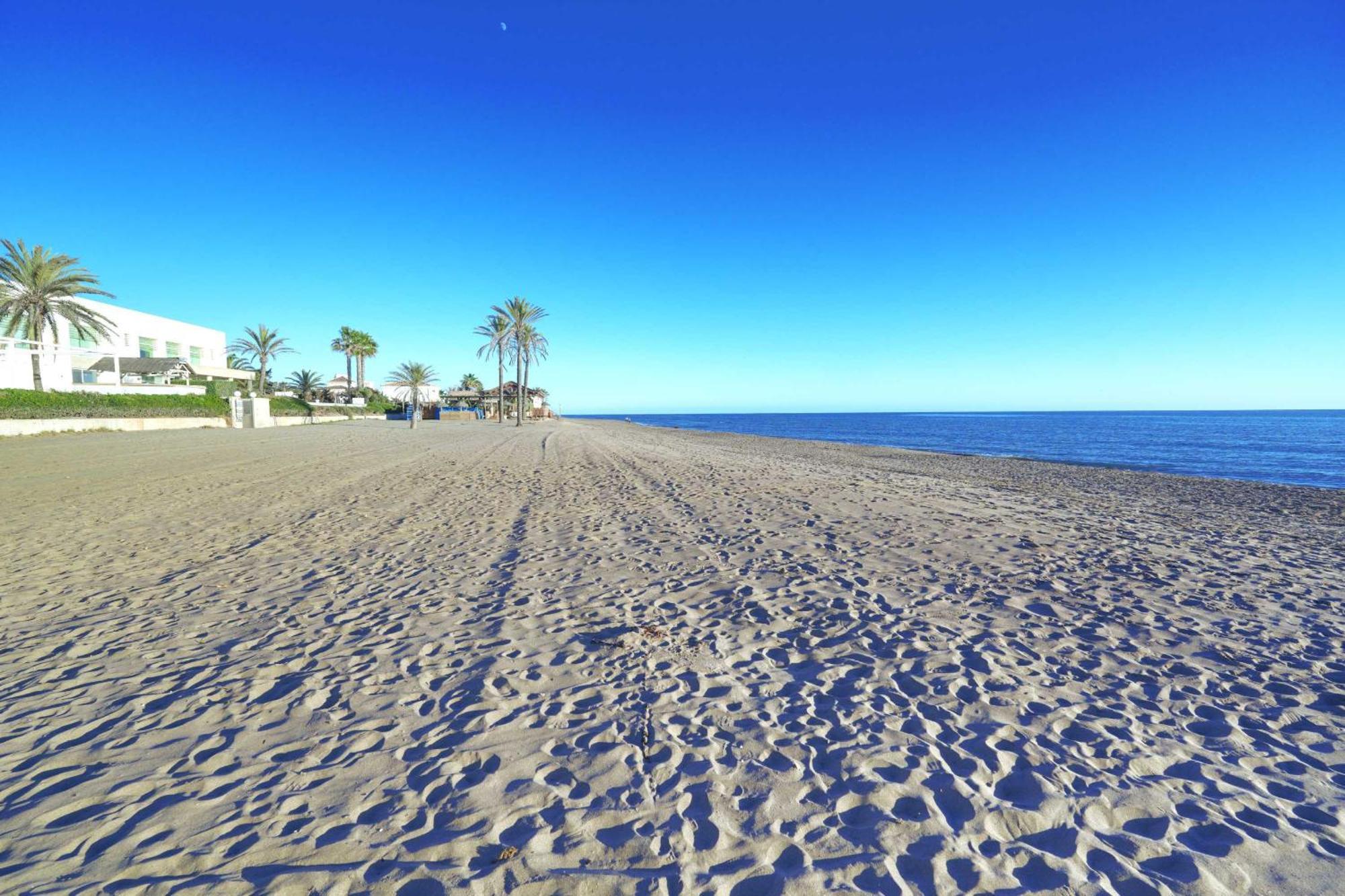1104 First Line Beach Apartment Golden Beach Pool Marbella Bagian luar foto