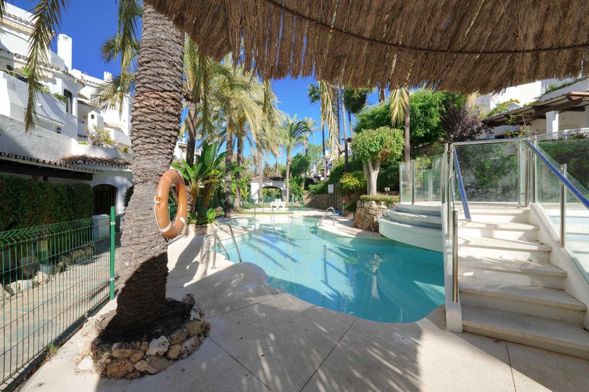 1104 First Line Beach Apartment Golden Beach Pool Marbella Bagian luar foto