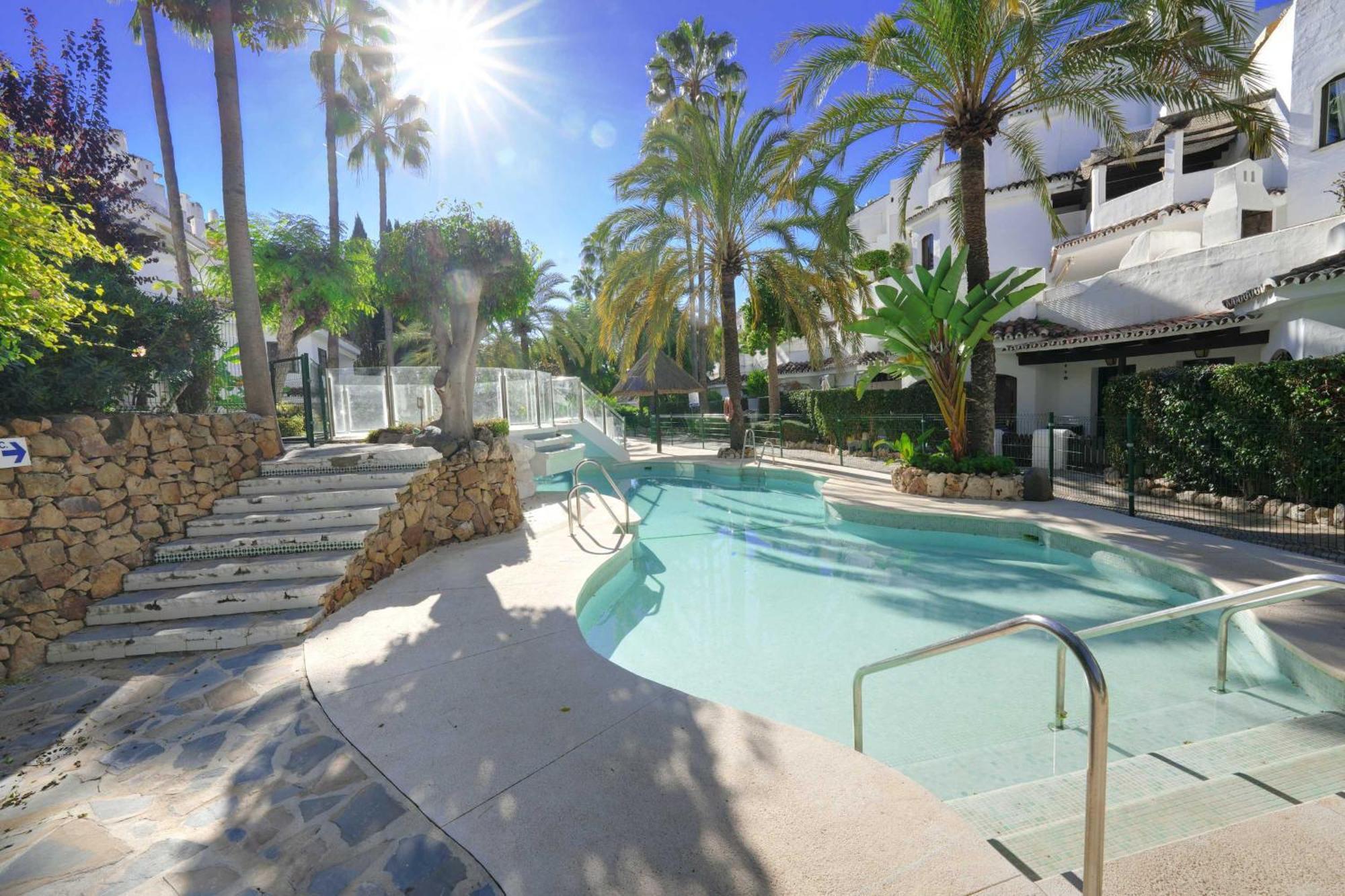 1104 First Line Beach Apartment Golden Beach Pool Marbella Bagian luar foto
