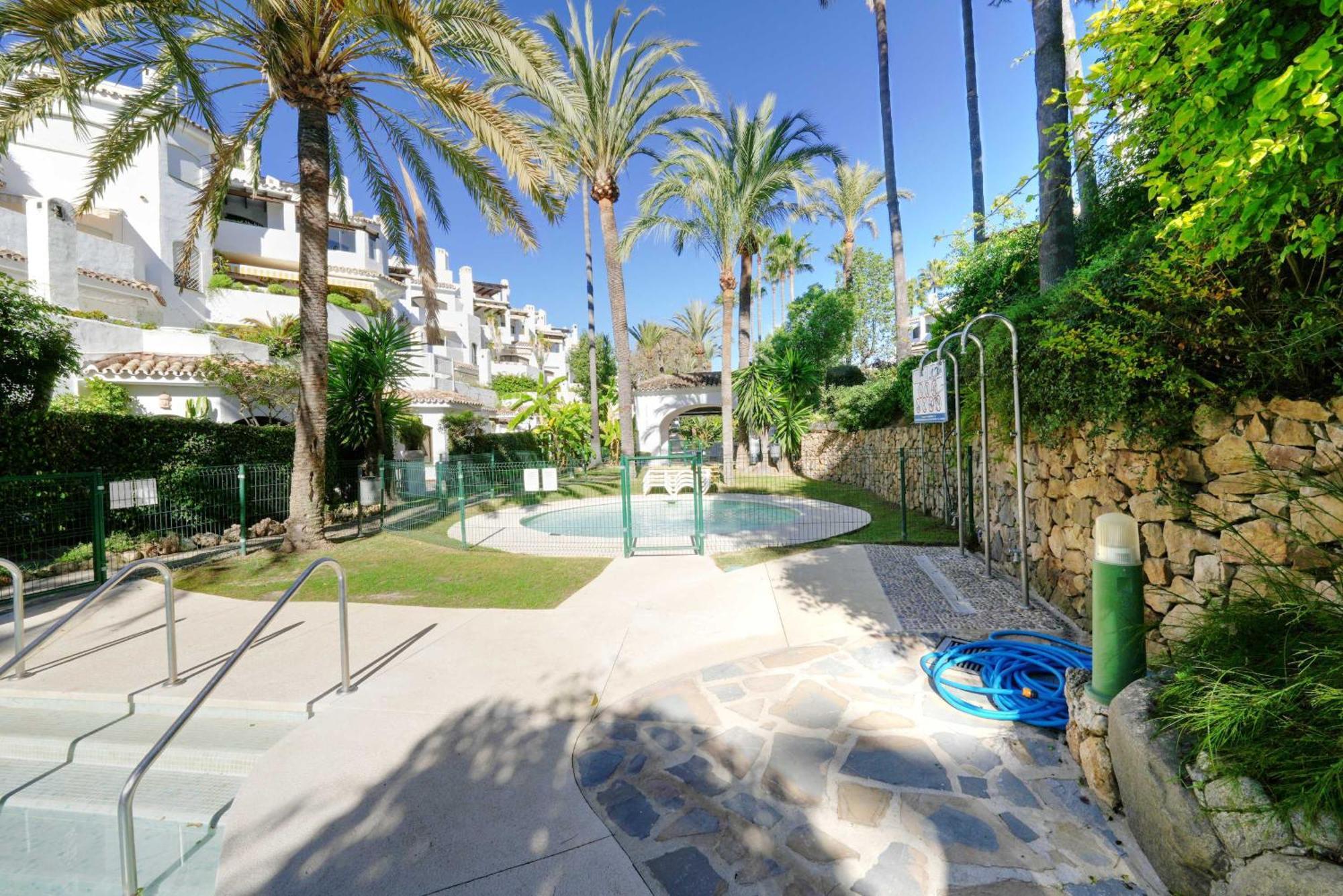 1104 First Line Beach Apartment Golden Beach Pool Marbella Bagian luar foto