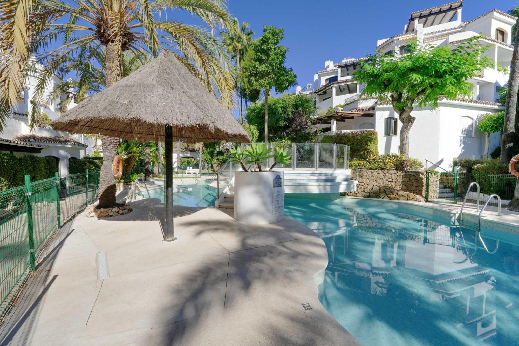 1104 First Line Beach Apartment Golden Beach Pool Marbella Bagian luar foto