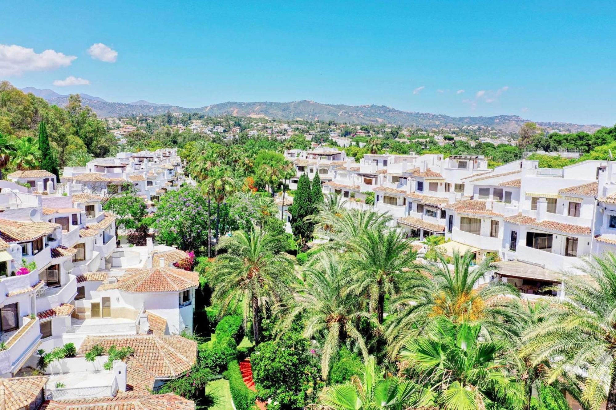 1104 First Line Beach Apartment Golden Beach Pool Marbella Bagian luar foto